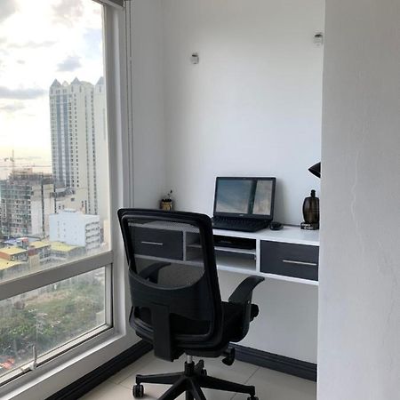 1 Bedroom With Balcony, Fully Furnished Overlooking Manila Bay At Birch Tower, Malate, Manille Extérieur photo