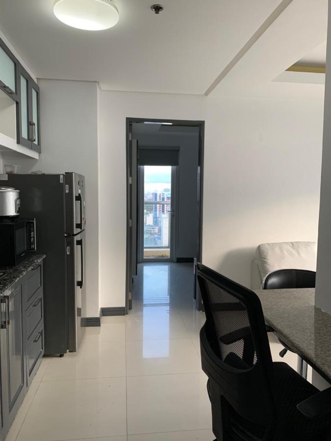 1 Bedroom With Balcony, Fully Furnished Overlooking Manila Bay At Birch Tower, Malate, Manille Extérieur photo